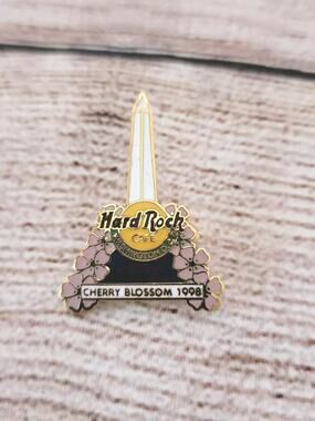 Hard Rock Cafe - Cherry Blossom 1998 HRC Washington Monument - Washington DC Pin